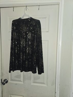 torrid Black and Gold Starry Long Sleeve Top